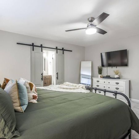 New Hummingbird Haven - Nw Okc, Billiards, Firepit Villa Oklahoma City Exteriör bild