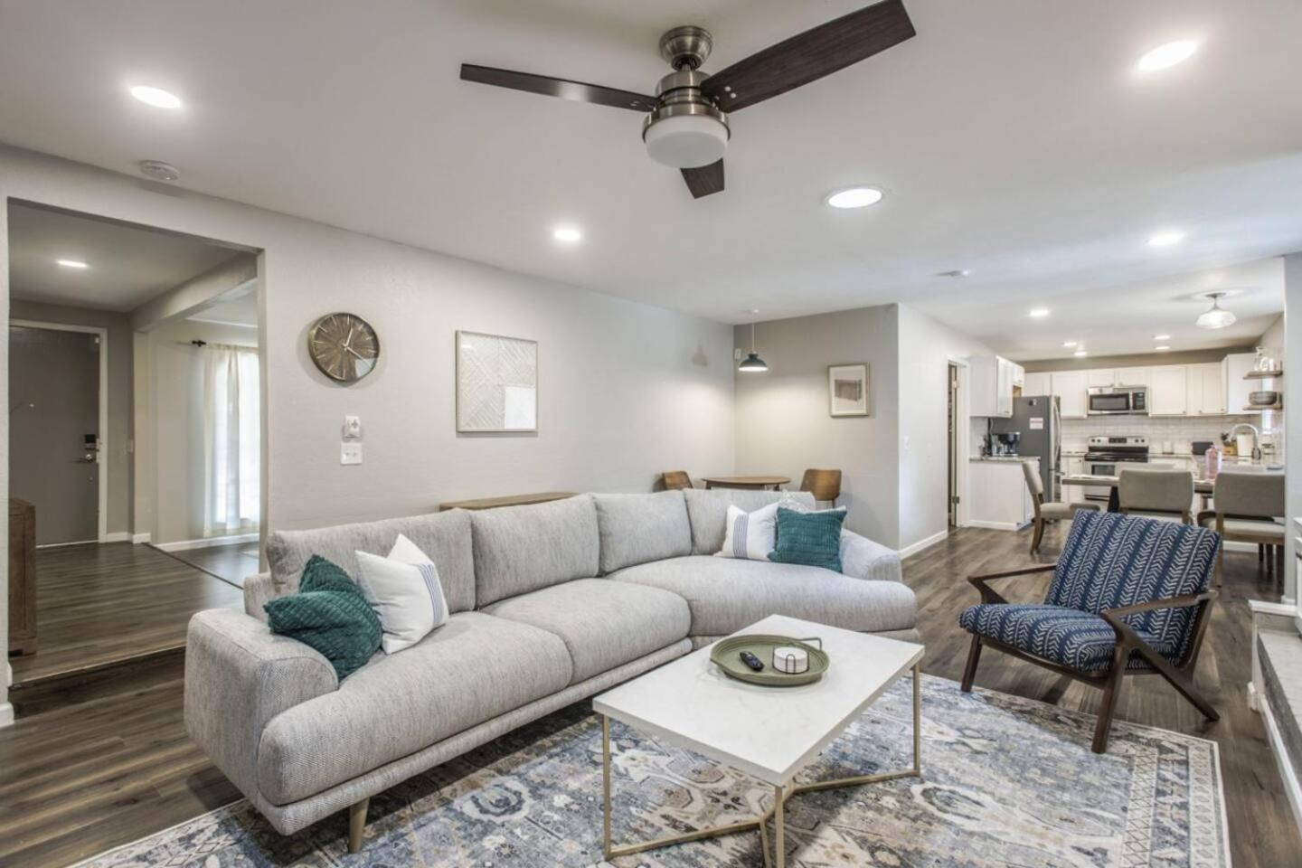 New Hummingbird Haven - Nw Okc, Billiards, Firepit Villa Oklahoma City Exteriör bild