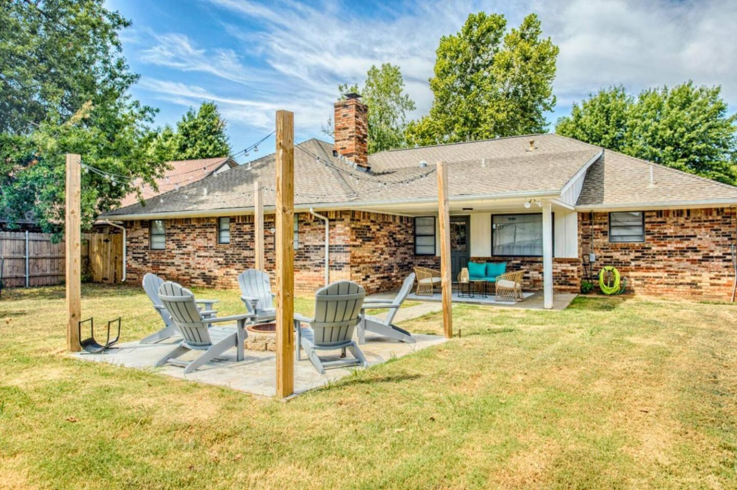 New Hummingbird Haven - Nw Okc, Billiards, Firepit Villa Oklahoma City Exteriör bild